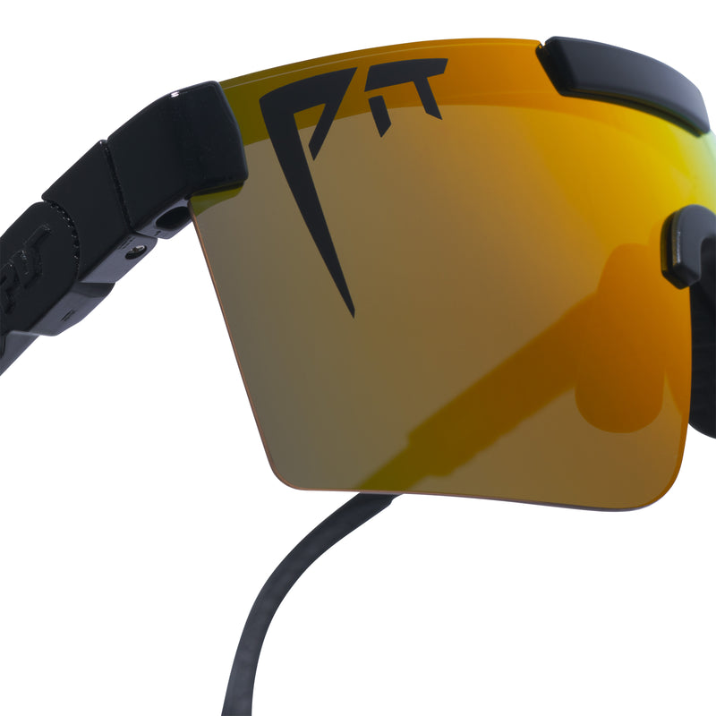 HDPV Polarized Rainbow / Regular | im_ready_for_my_closeup.JPG | Studio view of The Exec Original 2.0 with hdpv polarized rainbow / regular lens