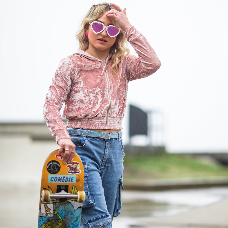 / Pink | photo_of_person_2.JPG | Person wearing The Miami Nights Admirer with Pink lens