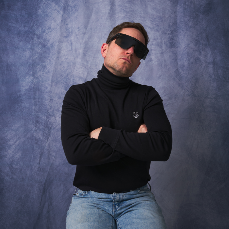 HDPV Polarized Mirror / Regular | photo_of_person.JPG | Person wearing The Blacking Out Original 2.0 with HDPV Polarized Mirror lens