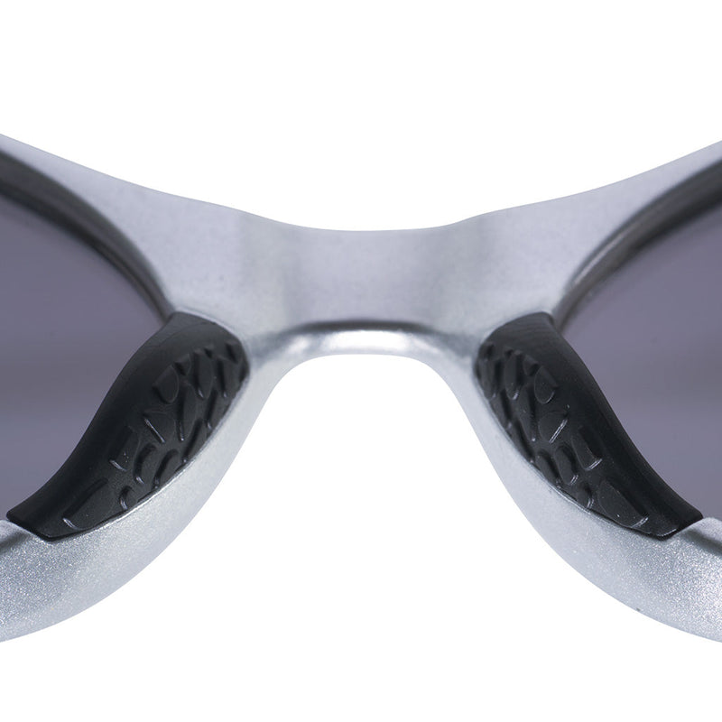 Silver | gotcha_nose.JPG | Studio view of The Spine Tingler Slammer with silver lens
