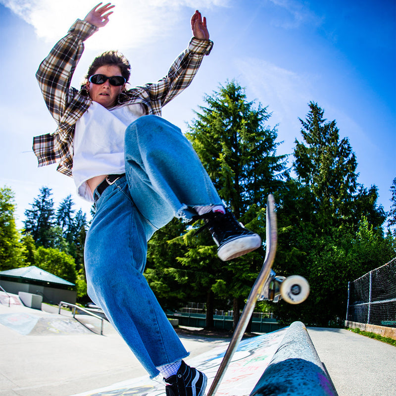 / Smoke | photo_of_person_2.JPG | Person wearing The Exec Slammer with Smoke lens