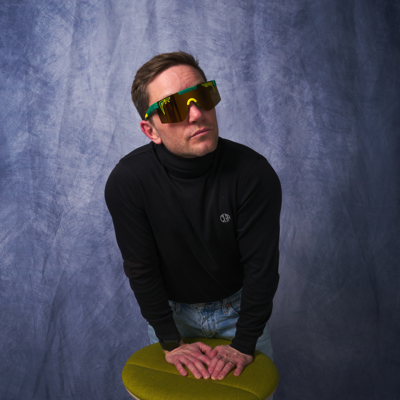 HDPV Polarized Gold / Regular | photo_of_person.JPG | Angled view of The Straya Original 2.0 with hdpv polarized gold / regular lens on white background
